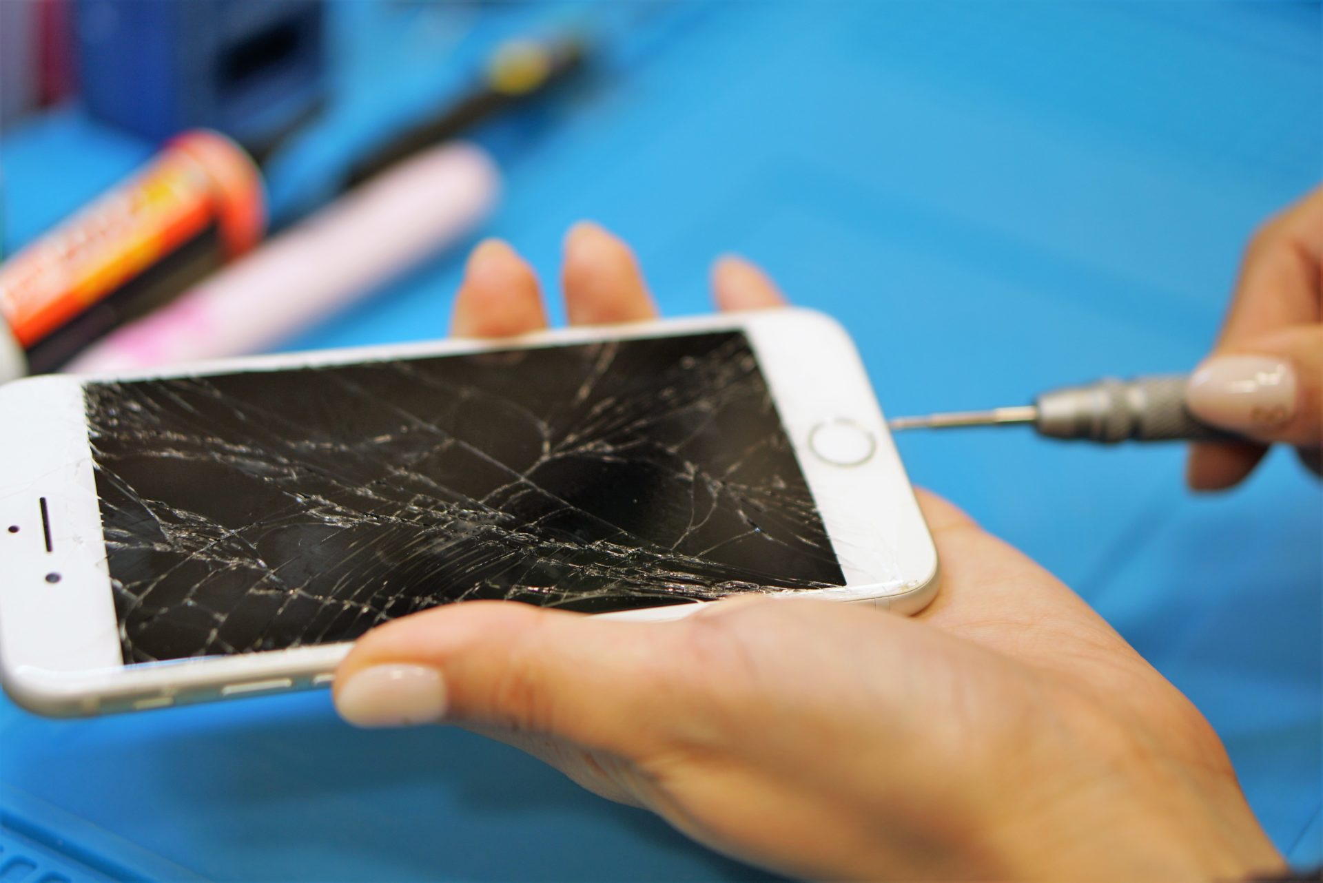 iPhone修理‐千葉市花見川、稲毛でiPhoneのガラス割れ修理をするならEyeSmartへ
