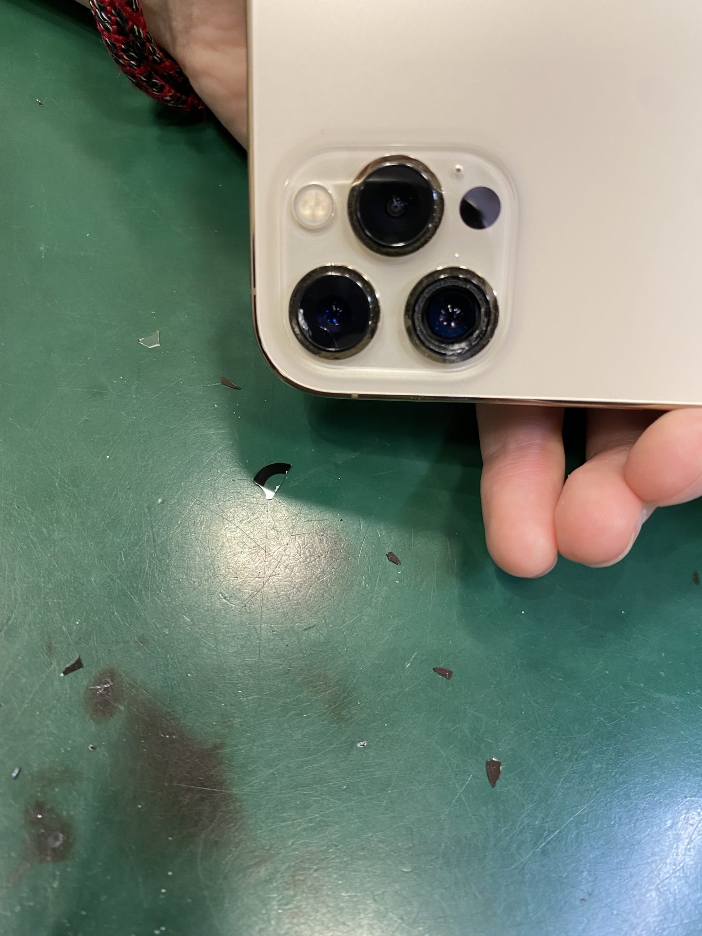 iPhone12Proアウトカメラレンズカバー交換修理