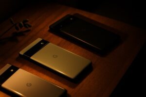 ピクセル６aを操作しない時でもバッテリーが発火した報告も多い